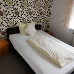 ゲストハウス Am Kurmittelhaus 2*