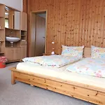 ゲストハウス Am Kurmittelhaus バート・グランド