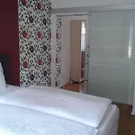 Am Kurmittelhaus 2*