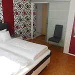 ゲストハウス Am Kurmittelhaus 2*