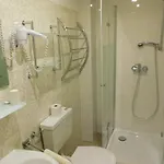 Am Kurmittelhaus 2*