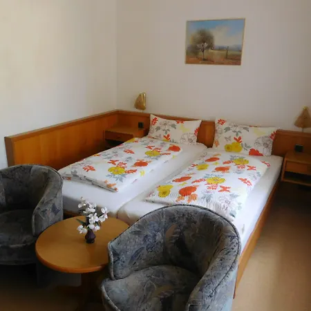 Πανσιόν Am Kurmittelhaus