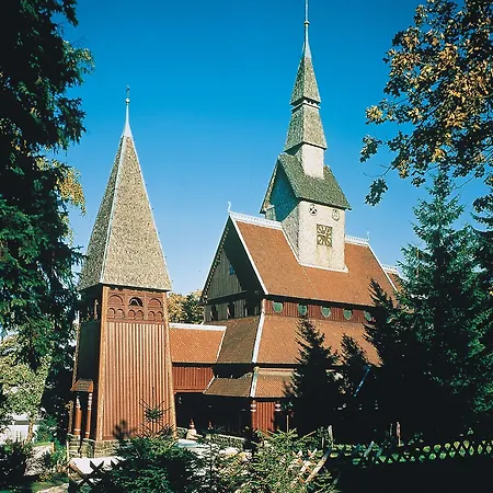 Am Kurmittelhaus 2*