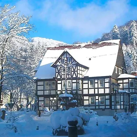 Am Kurmittelhaus