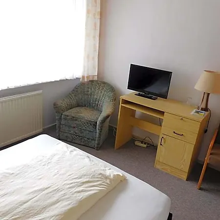 Am Kurmittelhaus Vendégház