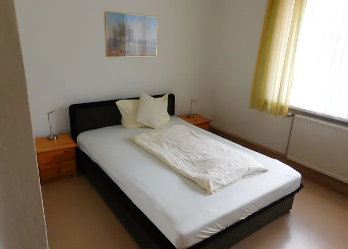 Pensionat Am Kurmittelhaus 2*