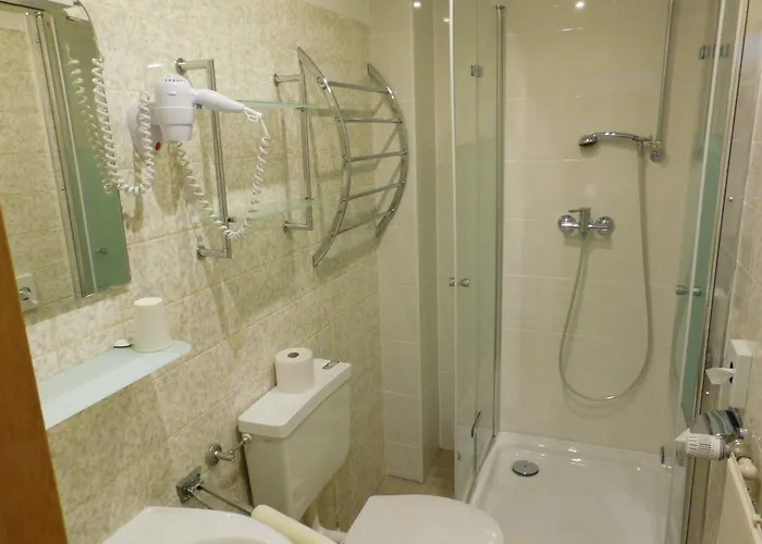 Am Kurmittelhaus Gasthof 2*